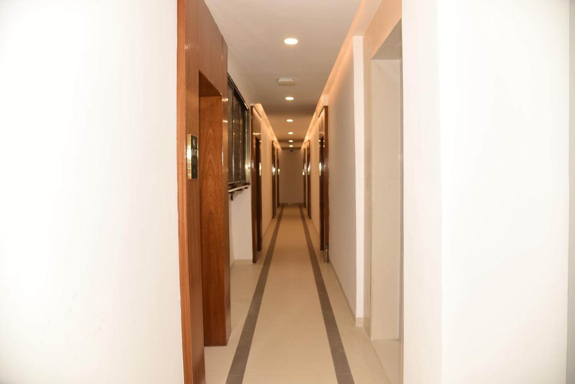 Hotel Sai Krishna Shirdi Extérieur photo
