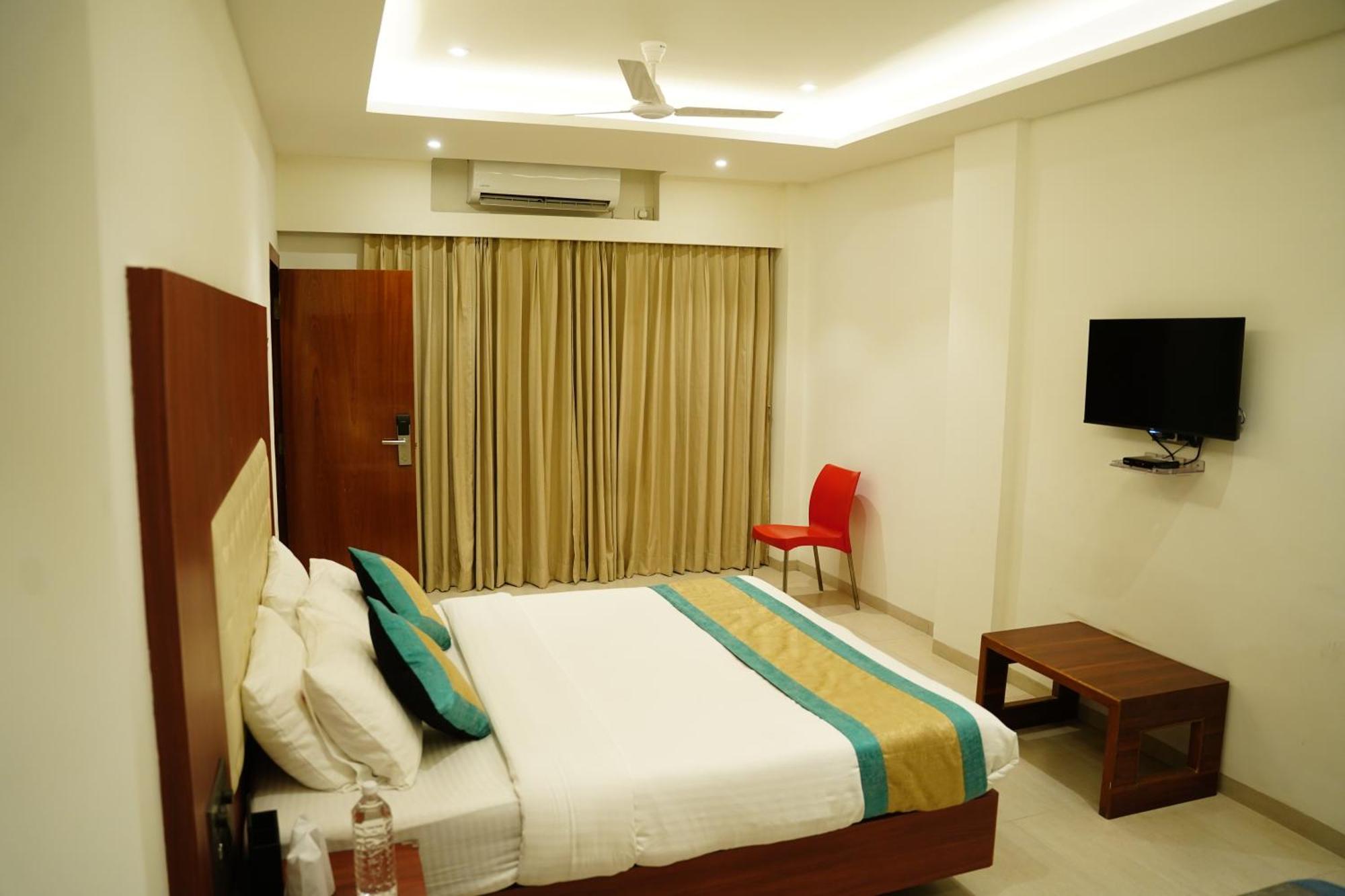 Hotel Sai Krishna Shirdi Extérieur photo